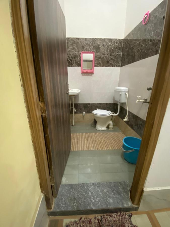 Balaji Homestay Mathura In Vrindavan Extérieur photo