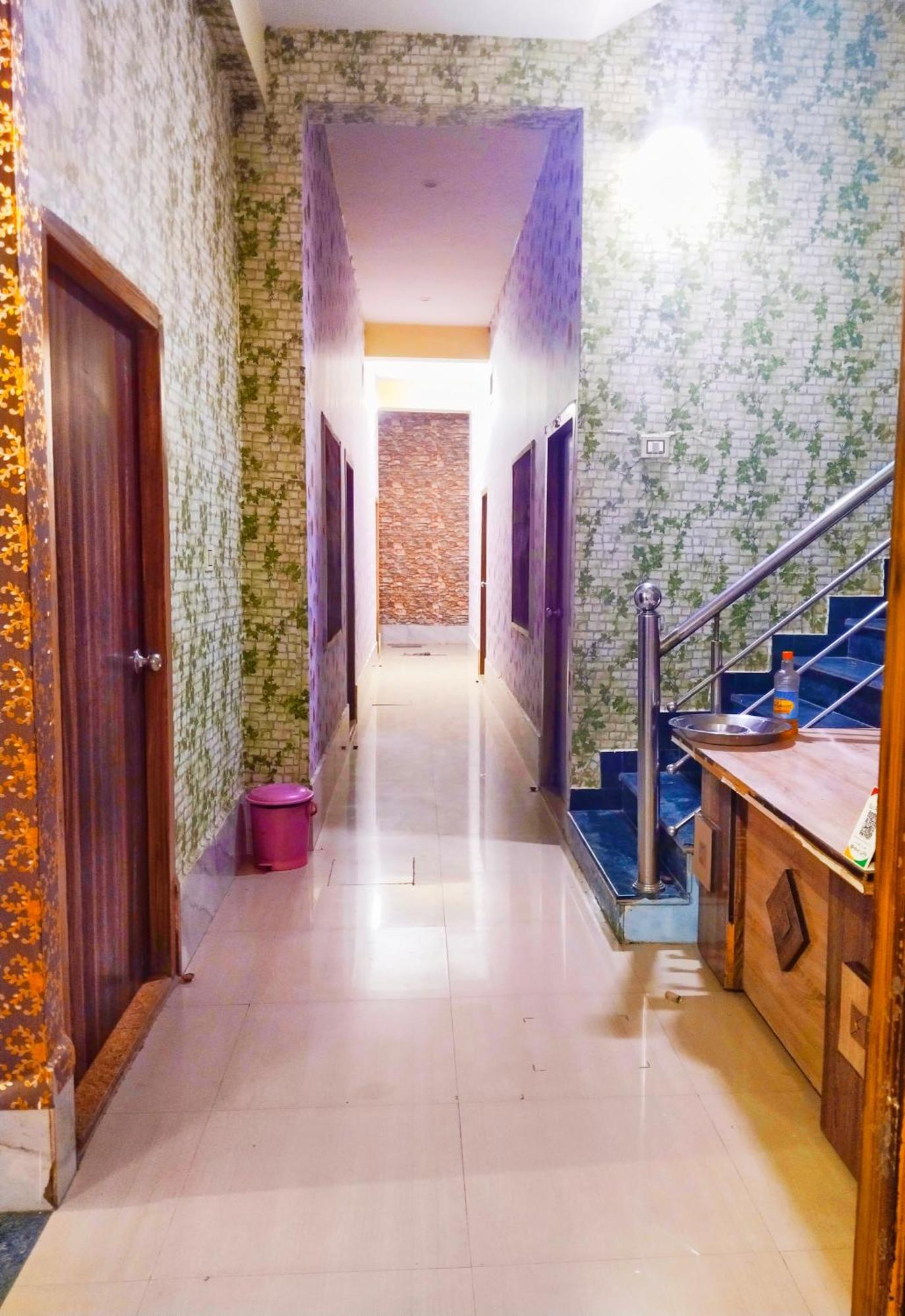 Balaji Homestay Mathura In Vrindavan Extérieur photo