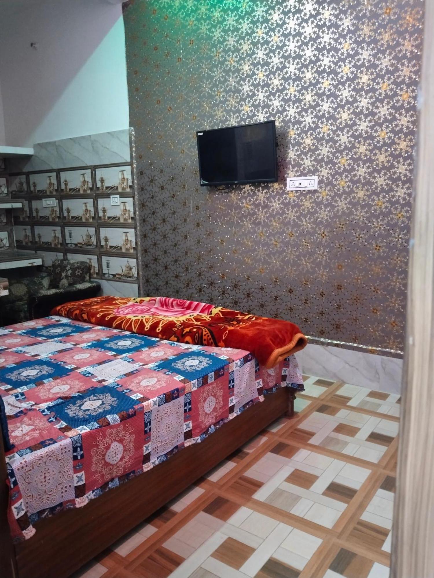 Balaji Homestay Mathura In Vrindavan Extérieur photo
