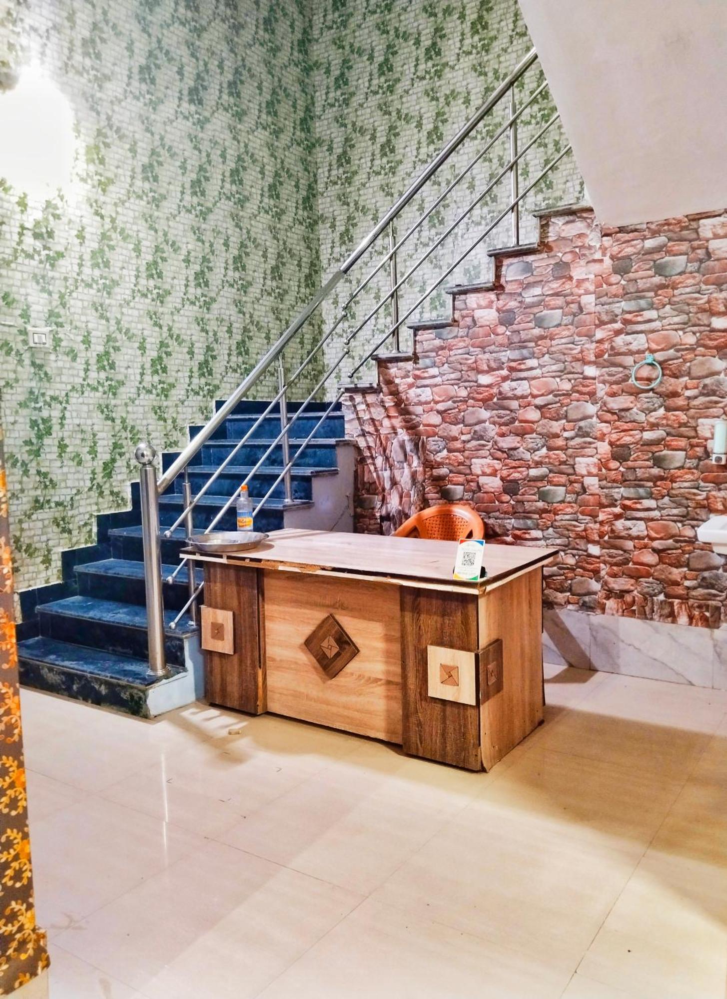Balaji Homestay Mathura In Vrindavan Extérieur photo