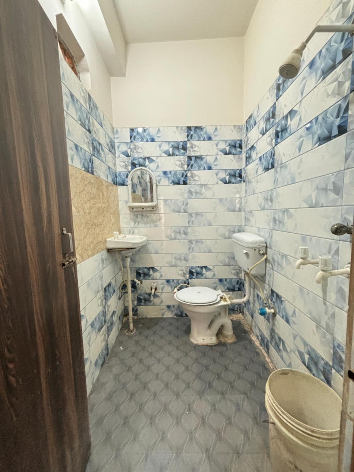 Balaji Homestay Mathura In Vrindavan Extérieur photo